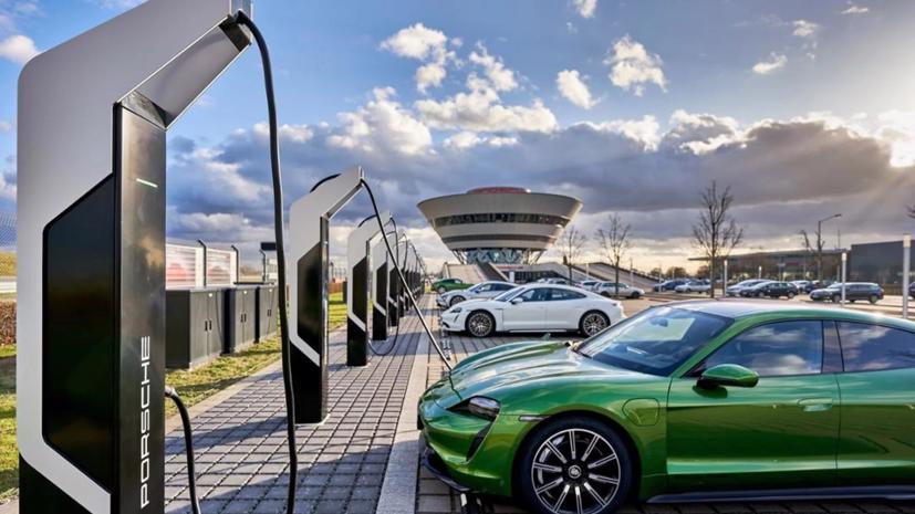 Porsche đã đạt tổng số 100.000 trạm sạc xe điện trên toàn cầu, với công suất lên tới 350 kW