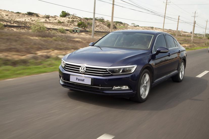Passat BlueMotion High là mẫu sedan hạng D được nhập nguyên chiếc từ nhà máy Volkswagen Đức.