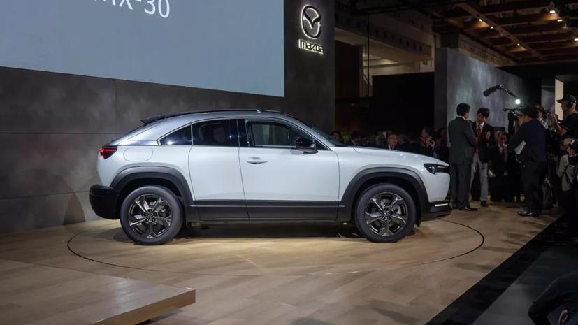 Mẫu xe điện đầu ti&#234;n MX-30 của Mazda bắt đầu sản xuất - Ảnh 1