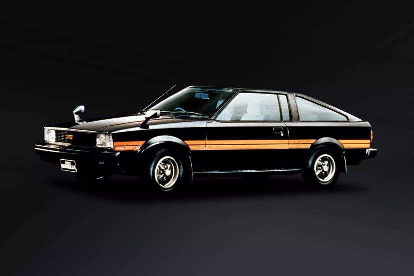 Lịch sử th&#250; vị của mẫu xe b&#225;n chạy nhất thế giới - Ảnh 4