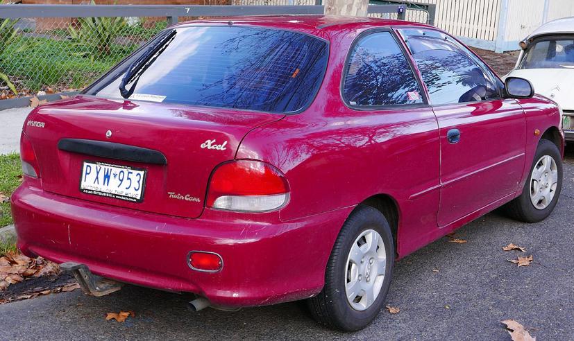 Những mẫu xe H&#224;n xấu nhất thế giới, từ Hyundai đến Kia đều g&#243;p mặt - Ảnh 4