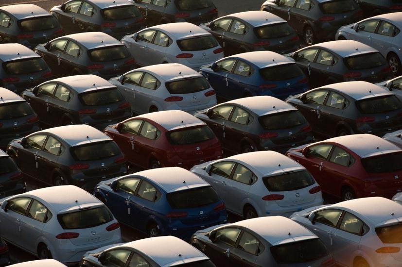 Theo thống kê sơ bộ của Tổng Cục thống kê, trong tháng 10/2020, ước tính có 14.500 ô tô nhập khẩu nguyên chiếc về Việt Nam, đạt giá trị kim ngạch 297 triệu USD