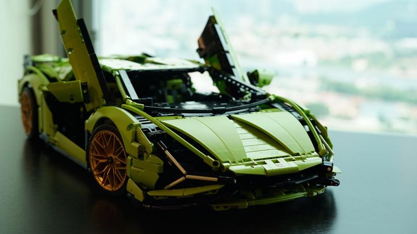 Chiếc Lamborghini này được làm từ 3.696 miếng ghép, siêu xe đắt nhất của Lego - Ảnh 3