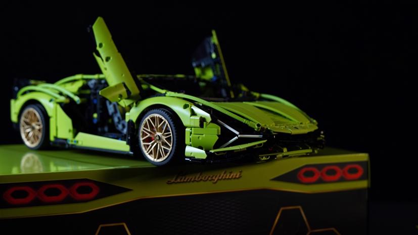 Chiếc Lamborghini này được làm từ 3.696 miếng ghép, siêu xe đắt nhất của Lego - Ảnh 6
