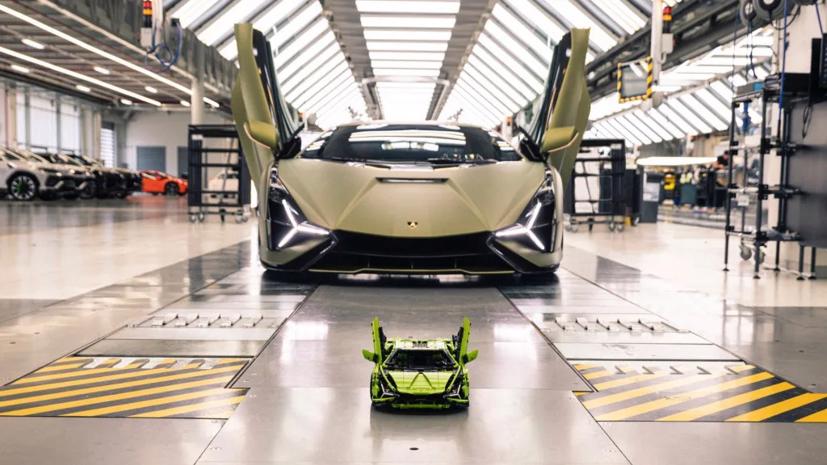 Bộ lego Technic Lamborgini Sian FKP 37 có tỷ lệ 1/8 so với mẫu xe ngoài đời thật