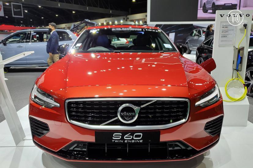 Volvo S60 hai động cơ xuất hiện tại Triển lãm