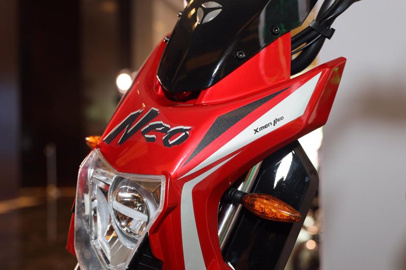 Xmen Neo được thiết kế với những đường cắt xẻ táo bạo ở đầu xe và thân xe