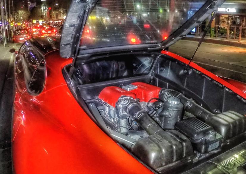 Động cơ V8 3,6 lít, 400 mã lực vẫn được giữ nguyên.