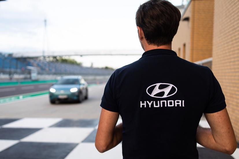 Hyundai Kona chạy điện, lập kỷ lục hơn 1.000km/lần sạc - Ảnh 7