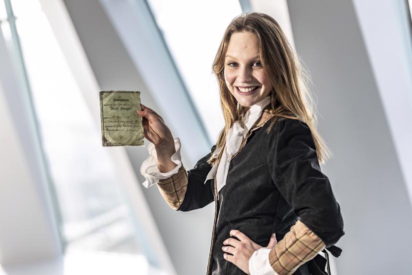 Giấy phép lái xe có từ bao giờ, ai là người đầu tiên được cấp bằng lái xe?