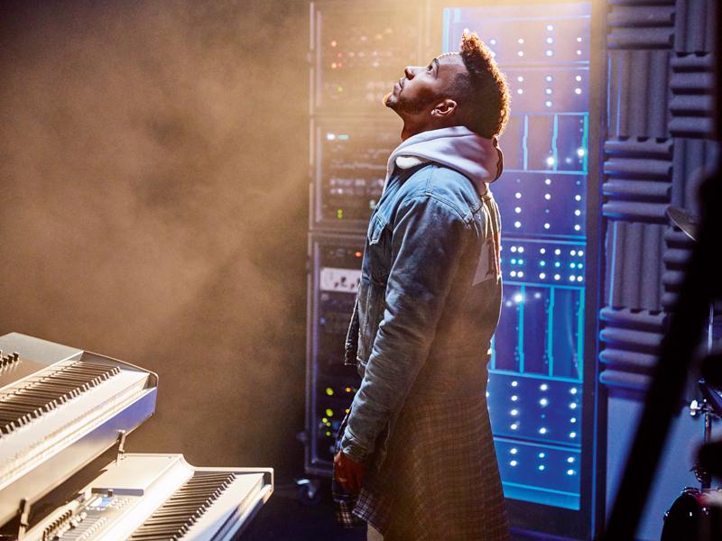 Phong c&#225;ch thời trang “cực phi&#234;u” của tay đua số 1 Lewis Hamilton - Ảnh 4