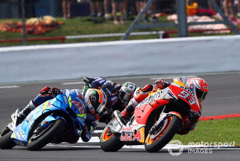 Marc Marquez thuộc đội Honda vẫn dẫn trước trong hầu hết thời gian của cuộc đua