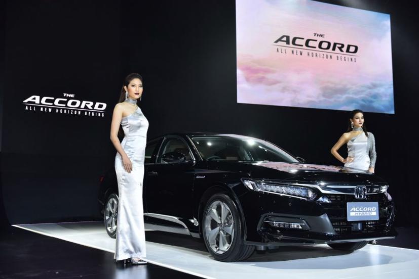 Honda Accord thế hệ thứ 10 đã ra mắt tại Thái Lan trong sự kiện Bangkok International Motor Show
