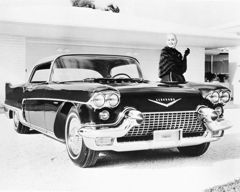 Một chiếc Cadillac Eldorado 1957. Cadillac từ lâu đã trở thành biểu tượng của sự xa xỉ, phản ánh sự thành công của các chủ xe.