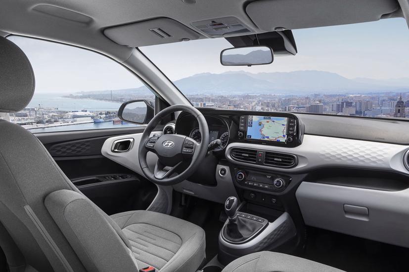 Nội thất khoáng đạt hơn.