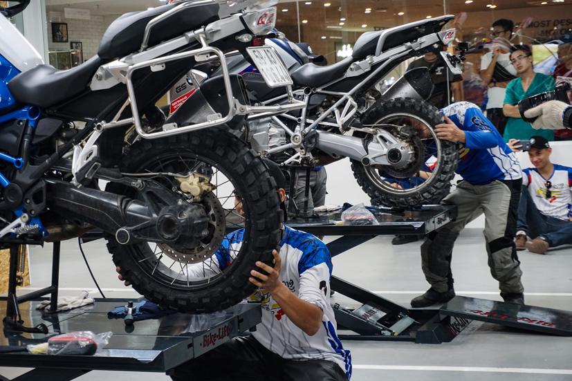 BMW Motorrad ra 3 mẫu Advanture mới - Ảnh 5