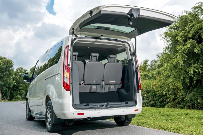 Ford Tourneo mới ra mắt thị trường Việt Nam, gi&#225; hơn 1 tỷ đồng - Ảnh 2