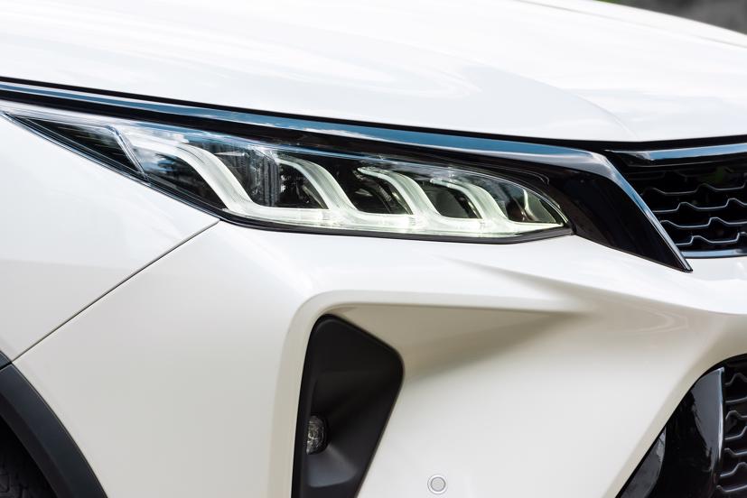 Fortuner Legender 2.8L c&#243; g&#236; m&#224; đắt nhất “họ nh&#224; Fortuner”? - Ảnh 4