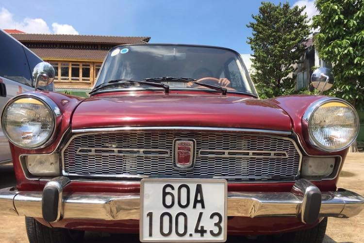 Chiếc xe cổ Daihatsu 1000 của ông Đoàn Ngọc Hải đã có người mua với giá 4 tỷ đồng, cùng với 4 chiếc áo  đấu có chữ ký các tuyển thủ bóng đá Việt Nam