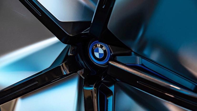 BMW tung quảng c&#225;o … sex tr&#234;n xe tự l&#225;i - Ảnh 6