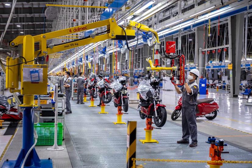 Một dây chuyền lắp ráp xe máy điện của VinFast
