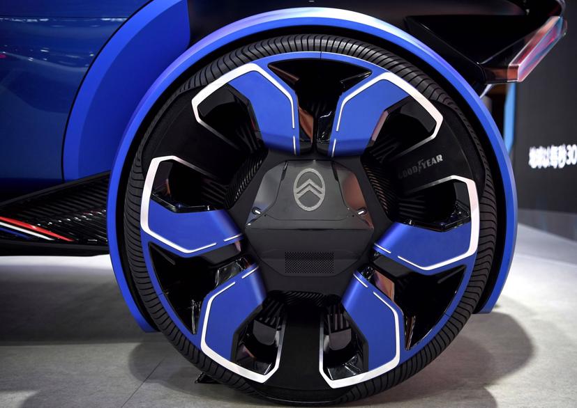 Ngắm loạt siêu phẩm tại Triển lãm ô tô lớn duy nhất năm 2020 - Ảnh 10