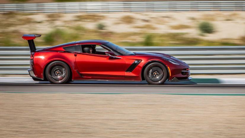 Genovation GXE, một chiếc xe thể thao hơn 800 mã lực hoàn toàn chạy bằng điện. vừa đạt kỷ lục tốc độ mới