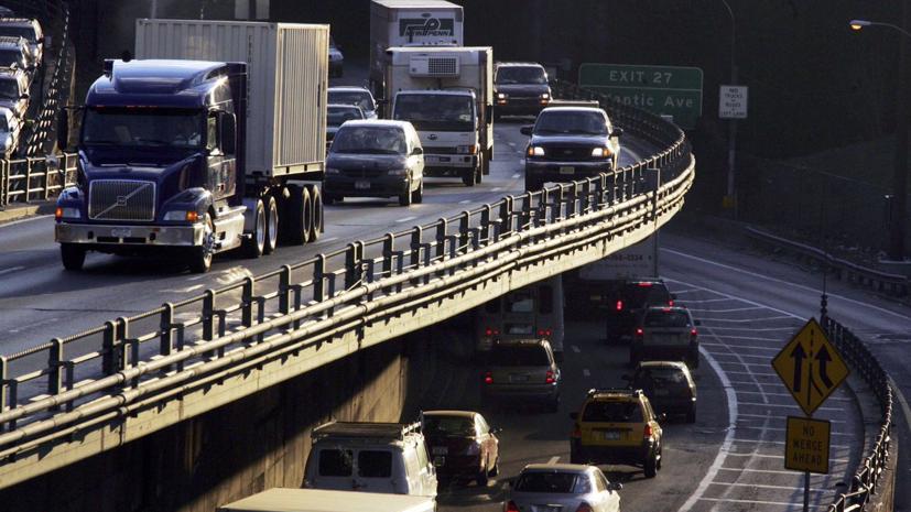 Doanh số thị trường xe hơi Trung Quốc giảm 14 tháng trong số 15 tháng qua. Ảnh: Twitter