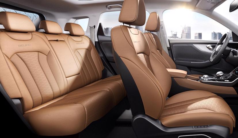 Nội thất hào nhoáng