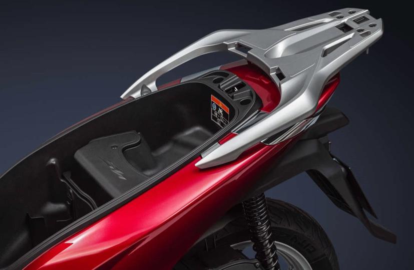 Dung tích hộc chứa đồ trên SH 2020 rộng hơn, 28L so với mức 18L của phiên bản cũ