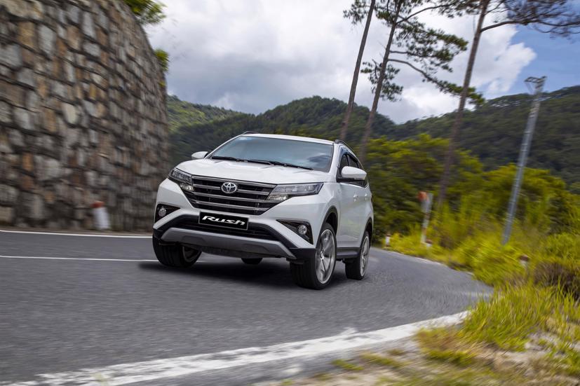 Toyota Rush giá 633 triệu đồng