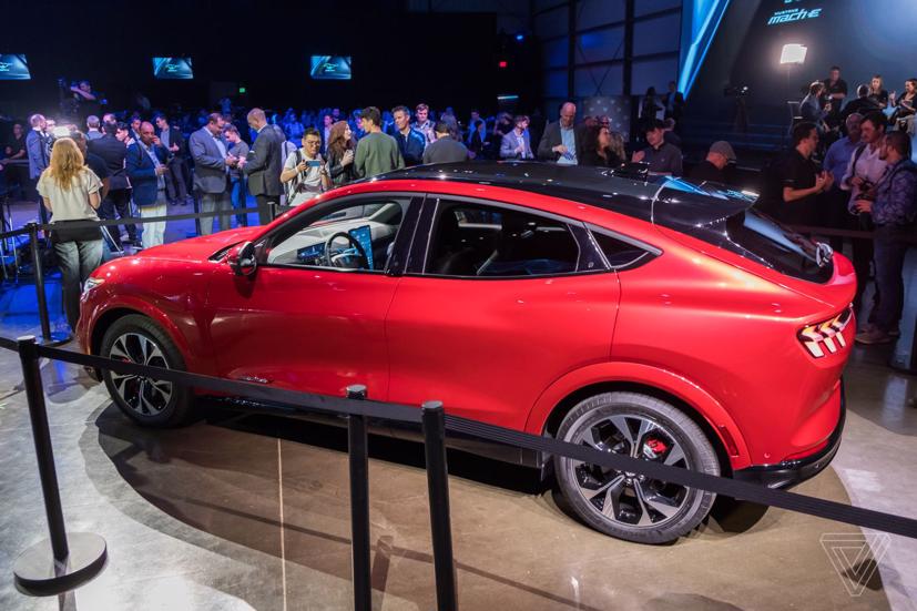 Mustang Mach-E: xe điện &quot;hổ b&#225;o&quot; đầu ti&#234;n của Ford - Ảnh 11