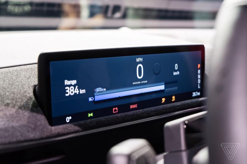 Mustang Mach-E: xe điện &quot;hổ b&#225;o&quot; đầu ti&#234;n của Ford - Ảnh 13