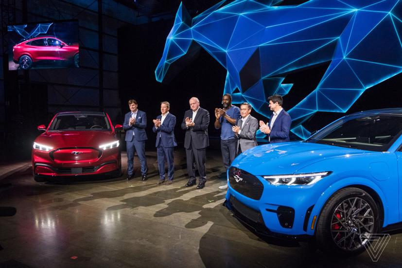 Mustang Mach-E: xe điện &quot;hổ b&#225;o&quot; đầu ti&#234;n của Ford - Ảnh 15