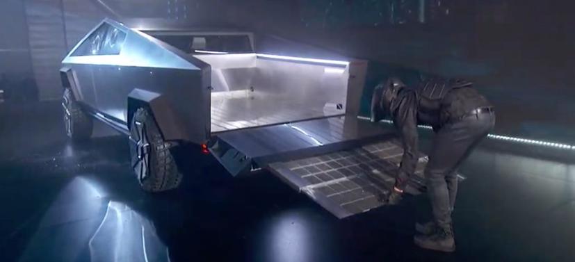 B&#225;n tải điện Tesla Cybertruck ra mắt: Kh&#244;ng thể tin nổi! - Ảnh 3