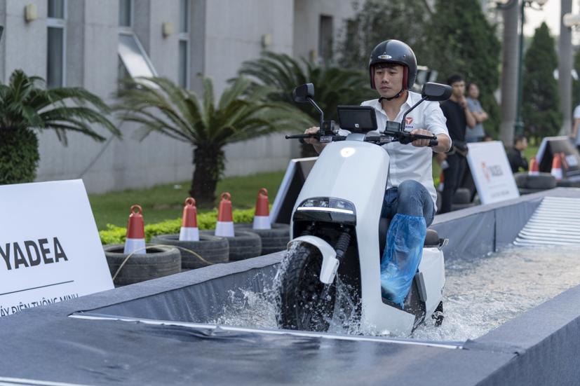 YADEA G5 được trang bị động cơ một chiều không chổi than GTR 4.0 công suất 1200w đạt tiêu chuẩn chống nước IPx7