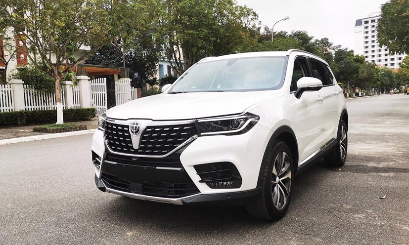 SUV Brilliance V7 Trung Quốc được các đơn vị tư nhân đưa về Việt Nam vào tháng 4/2020 với giá khởi điểm giá 738 triệu.