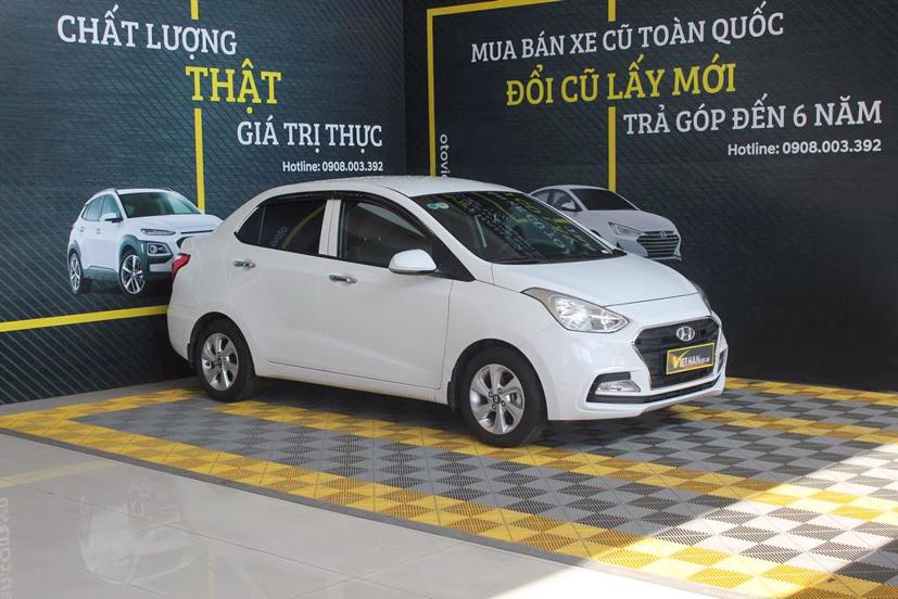 Thay vì phải nộp 6 loại thuế, phí như khi mua ô tô mới, khách hàng mua ô tô cũ chỉ cần nộp 2 loại phí bắt buộc. Ảnh: Internet