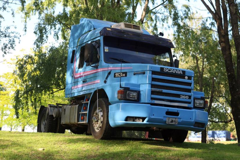 Những chiếc &#244; t&#244; trong cuộc đời huyền thoại b&#243;ng đ&#225; Diego Maradona - Ảnh 7