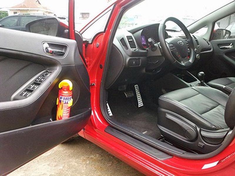 Quy định về việc ô tô dưới 9 chỗ phải lắp bình cứu hỏa sẽ chính thức được bãi bỏ từ ngày 10/1/2021.