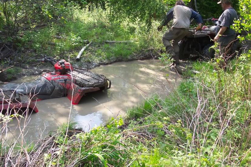 Những bức ảnh “dở kh&#243;c dở cười” về xe m&#225;y - Ảnh 1