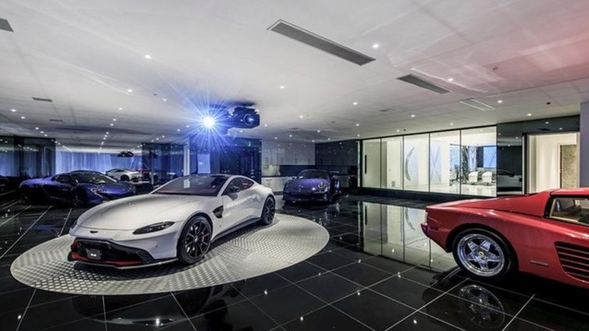 Phòng trưng bày này có thể chứa 10 chiếc xe