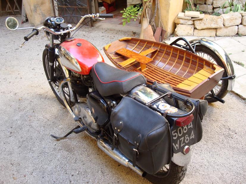 “B&#243; tay” với 19 kiểu độ xe m&#225;y cực dị  - Ảnh 4