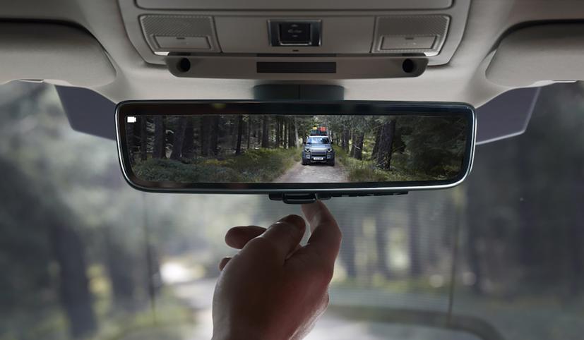 Land Rover Defender mới gi&#225; cao nhất 6 tỷ đồng tại Việt Nam - Ảnh 11