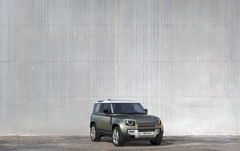 Land Rover Defender mới gi&#225; cao nhất 6 tỷ đồng tại Việt Nam - Ảnh 2