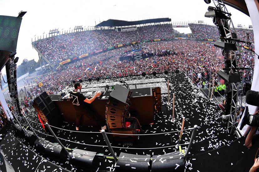 Đặc biệt, đêm nhạc “Go Vietnam Now!” diễn ra từ 19h ngày 12/1/2020 với sự tham gia của hàng loạt các ngôi sao nổi tiếng trong giới giải trí.