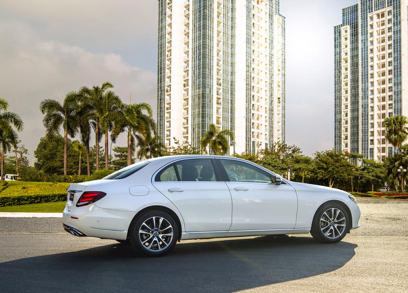 Mercedes E 200 Exclusive gi&#225; 2,29 tỷ đồng tại Việt Nam - Ảnh 11