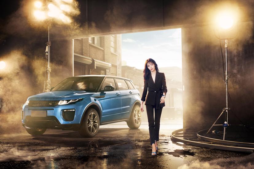 Mẫu SUV cỡ nhỏ Range Rover Evoque.