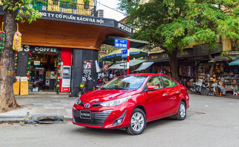 Mẫu sedan cỡ nhỏ Toyota Vios  thường xuyên nằm trong nhóm 3 mẫu ô tô đắt khách nhất Việt Nam.