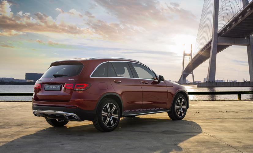 Cận cảnh Mercedes GLC 200 v&#224; GLC 200 4Matic mới 2020 - Ảnh 4